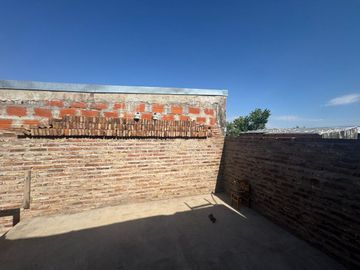 CASA EN VENTA TRES DORMTORIOS COCHERA DOS PLANTAS