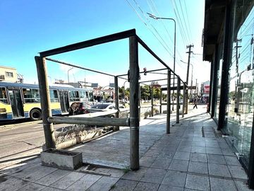 ALQUILER DE LOCAL COMERCIAL VIDRIADO EN HAEDO