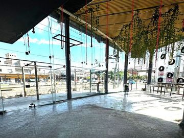ALQUILER DE LOCAL COMERCIAL VIDRIADO EN HAEDO