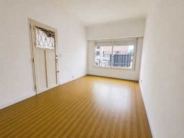 Venta casa 3amb jardín cochera Parrilla Hurlingham