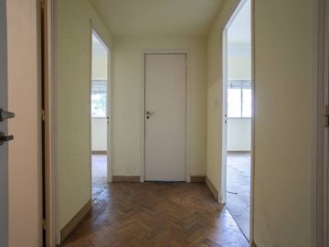Recoleta Venta piso a reciclar 4 ambientes 252 M2