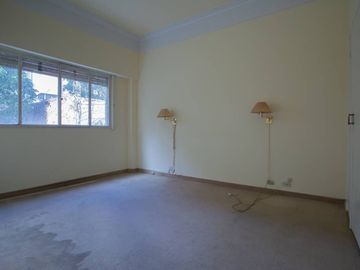 Recoleta Venta piso a reciclar 4 ambientes 252 M2