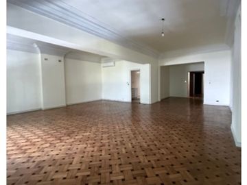 Recoleta Venta piso a reciclar 4 ambientes 252 M2