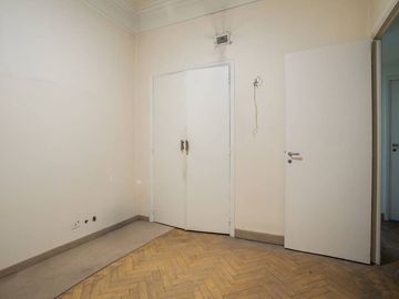 Recoleta Venta piso a reciclar 4 ambientes 252 M2