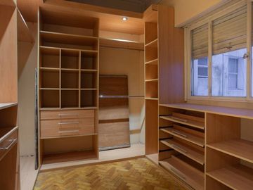 Recoleta Venta piso a reciclar 4 ambientes 252 M2