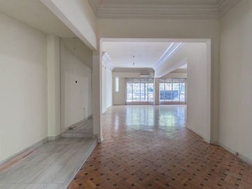 Recoleta Venta piso a reciclar 4 ambientes 252 M2