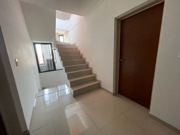 ALQUILER OFICINA 40 MTS2 PILAR VILLA MORRA