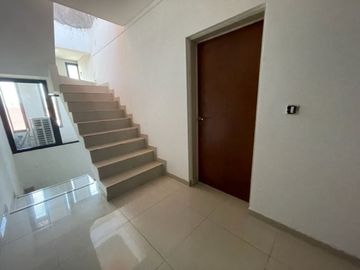 ALQUILER OFICINA 40 MTS2 PILAR VILLA MORRA