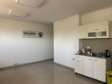 ALQUILER OFICINA 40 MTS2 PILAR VILLA MORRA