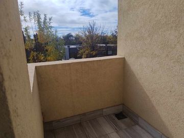 Casa 6 ambientes  alquiler en Maschwitz con pileta