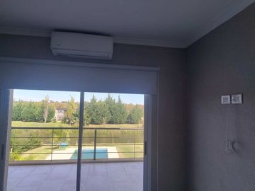 Casa 6 ambientes  alquiler en Maschwitz con pileta