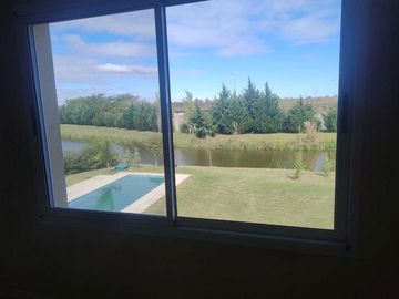 Casa 6 ambientes  alquiler en Maschwitz con pileta
