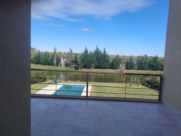 Casa 6 ambientes  alquiler en Maschwitz con pileta
