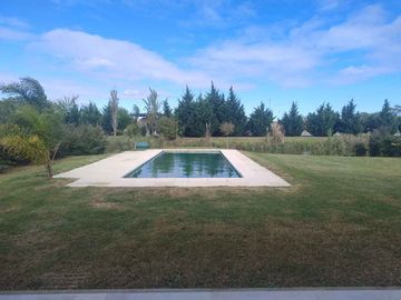 Casa 6 ambientes  alquiler en Maschwitz con pileta