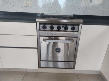 Casa 6 ambientes  alquiler en Maschwitz con pileta