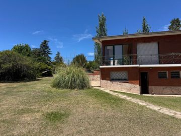 VENTA CASA GRAN LOTE PARA HOUSING VILLA CARLOS PAZ