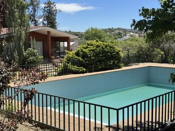 VENTA CASA GRAN LOTE PARA HOUSING VILLA CARLOS PAZ