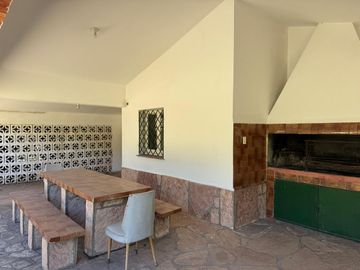 VENTA CASA GRAN LOTE PARA HOUSING VILLA CARLOS PAZ