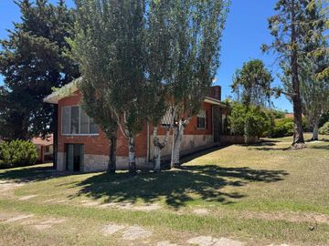 VENTA CASA GRAN LOTE PARA HOUSING VILLA CARLOS PAZ