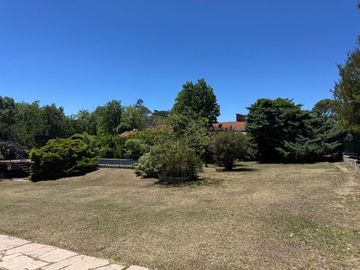 VENTA CASA GRAN LOTE PARA HOUSING VILLA CARLOS PAZ