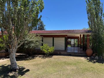 VENTA CASA GRAN LOTE PARA HOUSING VILLA CARLOS PAZ