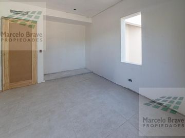 Venta Casa 5 ambientes en lote de 640m2, Rio hondo al 200, Manzanares, Santa Clara.