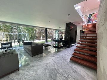 Lujosa Casa de revista