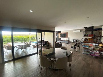CASA DE REVISTA/ Grande, Moderna y Lujosa