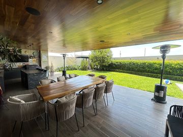 CASA DE REVISTA/ Grande, Moderna y Lujosa