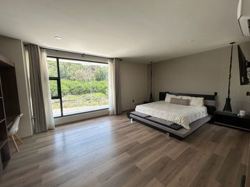 CASA DE REVISTA/ Grande, Moderna y Lujosa