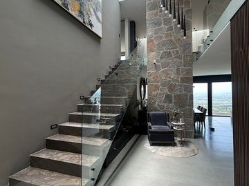 CASA DE REVISTA/ Grande, Moderna y Lujosa