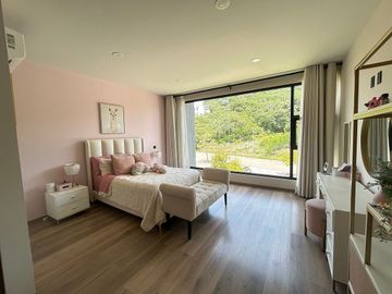 CASA DE REVISTA/ Grande, Moderna y Lujosa
