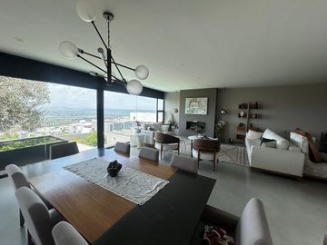 CASA DE REVISTA/ Grande, Moderna y Lujosa