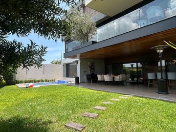 CASA DE REVISTA/ Grande, Moderna y Lujosa