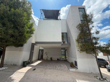 CASA EN RENTA, EN ZIBATA, EL MARQUES, QUERETARO
