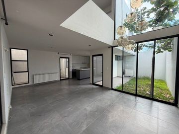 CASA EN RENTA, EN ZIBATA, EL MARQUES, QUERETARO