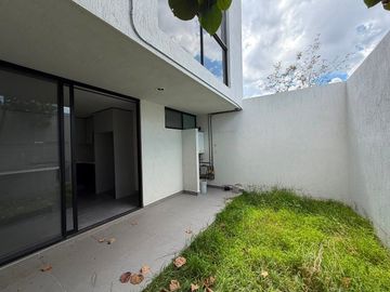 CASA EN RENTA, EN ZIBATA, EL MARQUES, QUERETARO