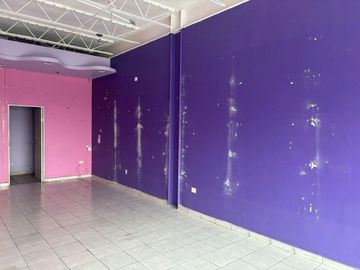 Renta local comercial planta baja en San Jeronimo, Monterrey.