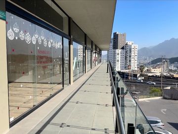 Renta Local Comercial en Plaza Vía 02, Colinas de San Jerónimo