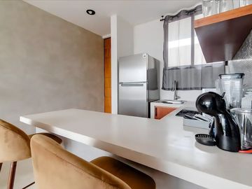 DEPARTAMENTO AMUEBLADO CERCA DEL CENTRO DE CONVENCIONES SIGLO XXI
