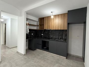 Departamento tres ambientes - con cochera - Lanusita