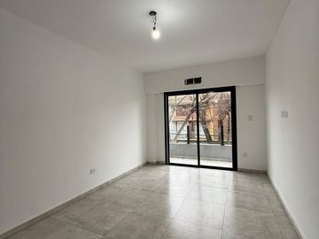 Departamento tres ambientes - con cochera - Lanusita