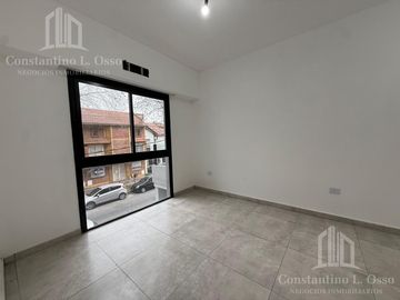 Departamento tres ambientes - con cochera - Lanusita