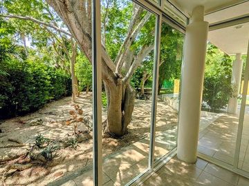 Casa en Renta o Venta dentro de Club de Golf la Ceiba de una planta