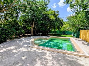 Casa en Renta o Venta dentro de Club de Golf la Ceiba de una planta