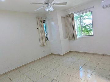 Casa en Renta o Venta dentro de Club de Golf la Ceiba de una planta
