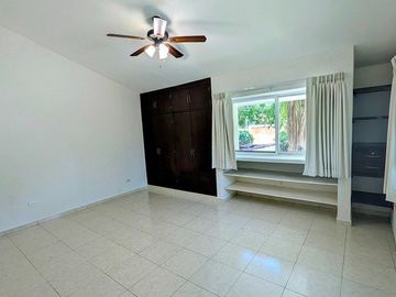 Casa en Renta o Venta dentro de Club de Golf la Ceiba de una planta