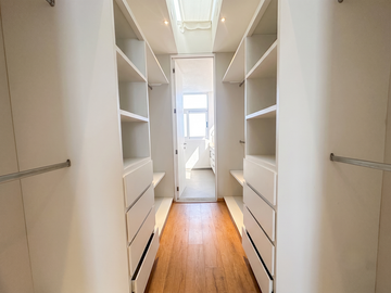 CASA EN VENTA CON ESTUDIO EN PARQUE CAIRO