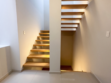 CASA EN VENTA CON ESTUDIO EN PARQUE CAIRO