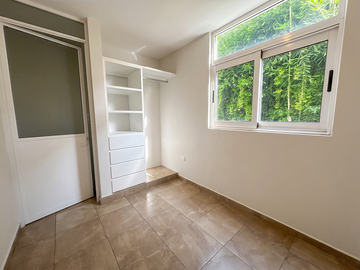 CASA EN VENTA CON ESTUDIO EN PARQUE CAIRO